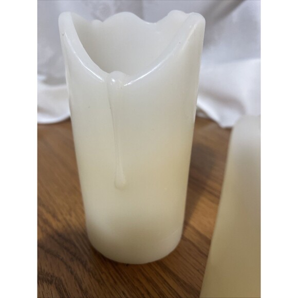 Set Of 3 Battery Flameless Pillar Candle Lights- Ivory In Color - Picture 4 of 8